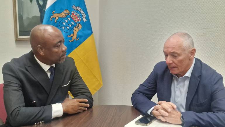 REUNIÓN DEL CÓNSUL EN CANARIAS CON EL DIRECTOR GENERAL DE ÁFRICA DEL GOBIERNO DE CANARIAS